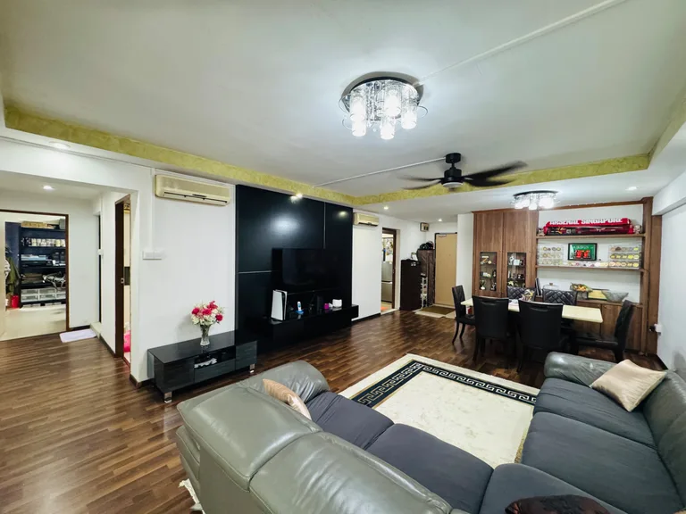 Blk 670 WOODLANDS DR 71 image 1 of 10