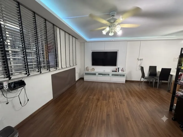 Blk 234 SERANGOON AVE 3 image 1 of 10