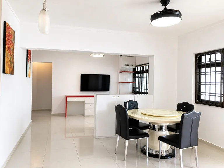 Blk 328 SEMBAWANG CRES image 1 of 9