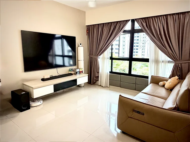 Blk 113A ALKAFF CRES image 1 of 10