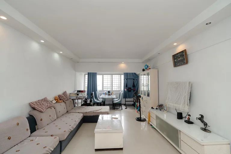 Blk 178 WOODLANDS ST 13 image 1 of 7