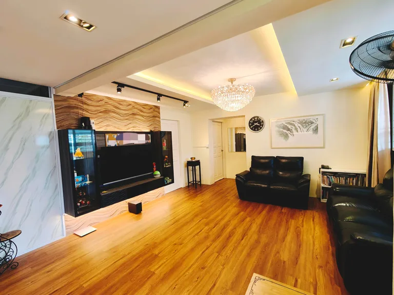 Blk 305 YISHUN CTRL image 1 of 10