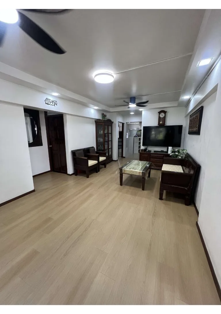 Blk 232 ANG MO KIO AVE 3 image 1 of 10