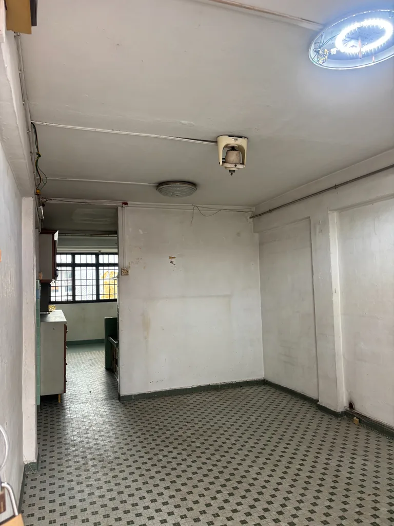 Blk 64 CIRCUIT RD image 1 of 10