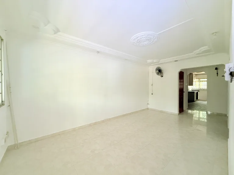 Blk 830 WOODLANDS ST 83 image 1 of 9
