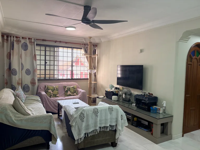 Blk 214 BISHAN ST 23 image 1 of 10