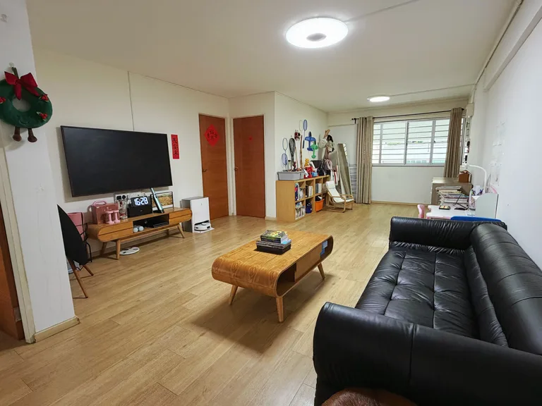 Blk 225 SERANGOON AVE 4 image 1 of 5