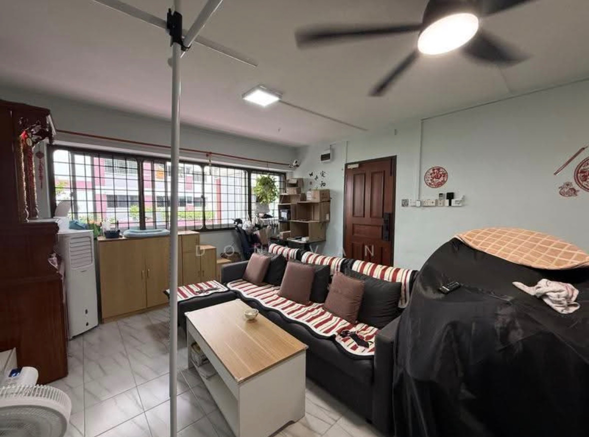 Blk 451 JURONG WEST ST 42 image 1 of 10