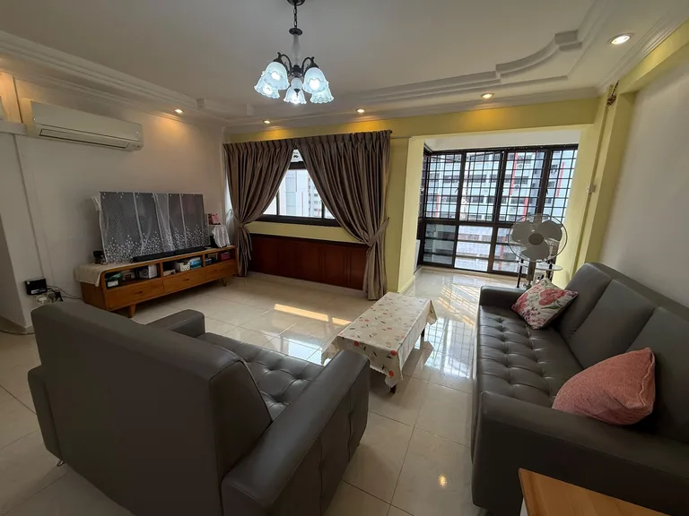 Blk 277 TOH GUAN RD image 1 of 9