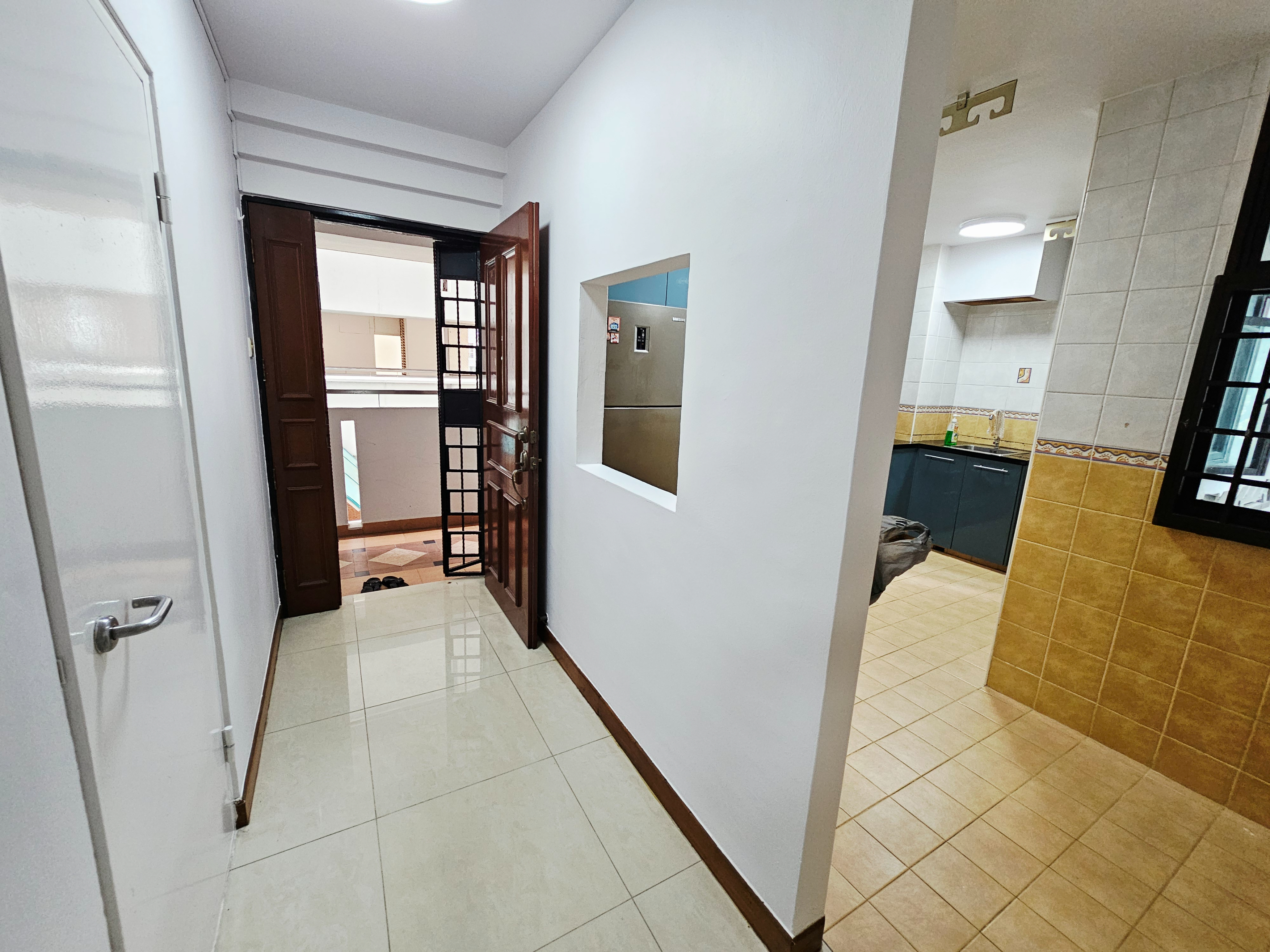 Blk 630 SENJA RD photo 2