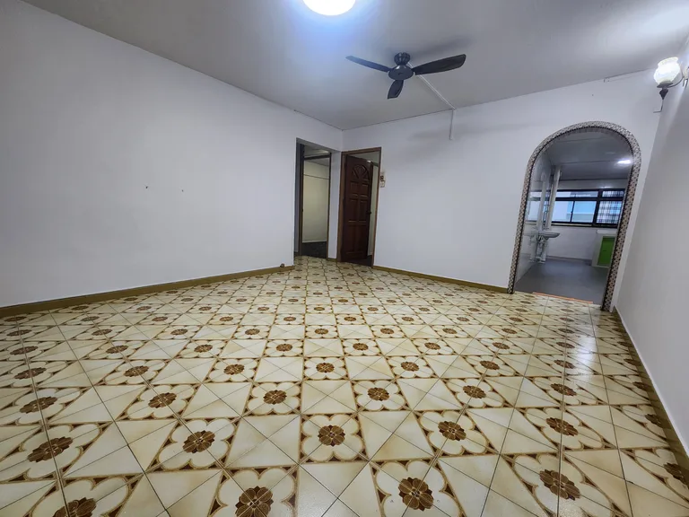 Blk 428 ANG MO KIO AVE 3 image 1 of 10