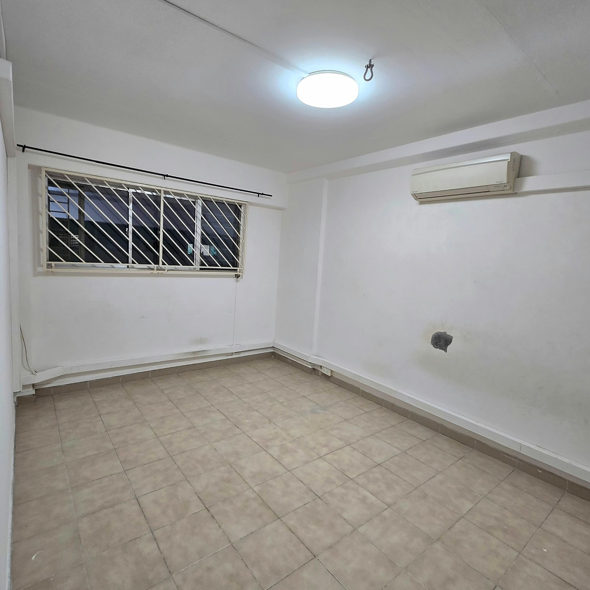 Blk 851 TAMPINES ST 83 photo 2