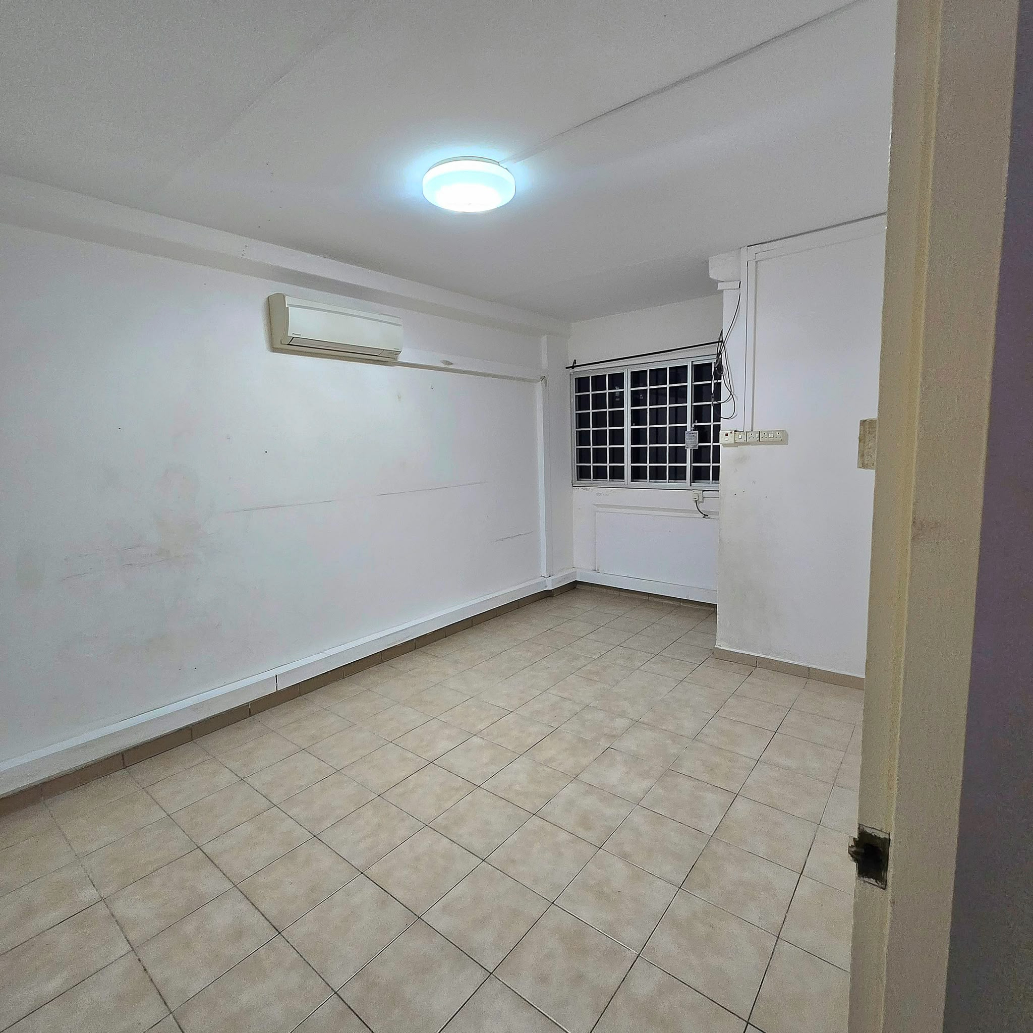 Blk 851 TAMPINES ST 83 photo 3