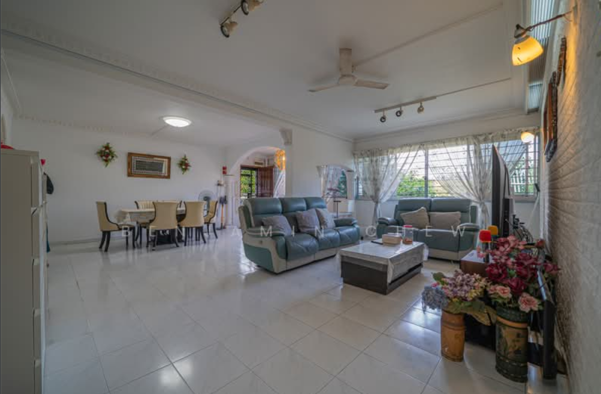 Blk 936 TAMPINES AVE 5 image 1 of 10