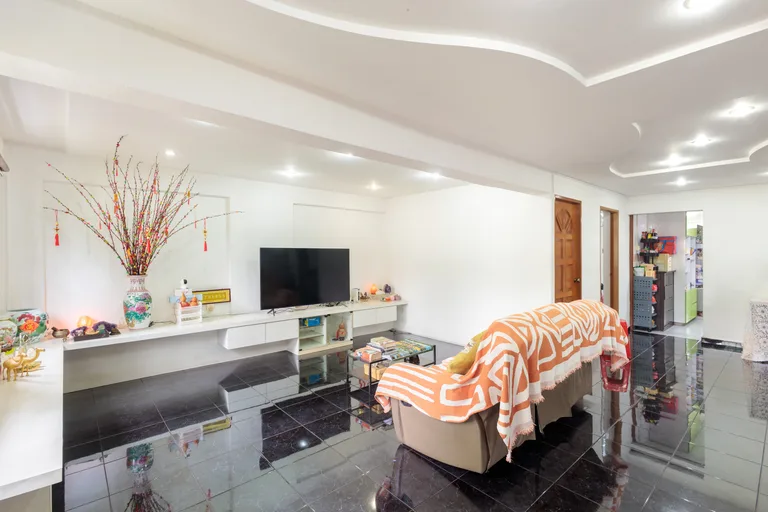 Blk 107 JURONG EAST ST 13 image 1 of 10