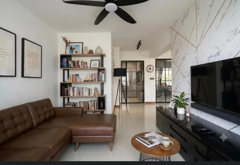 Blk 325B SUMANG WALK image 1 of 8