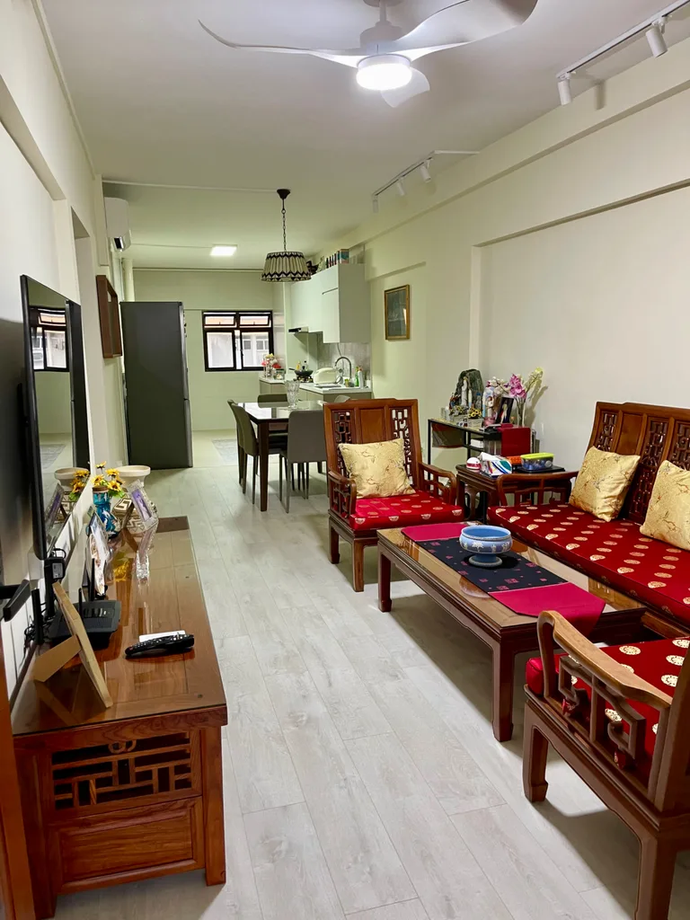 Blk 313 ANG MO KIO AVE 3 image 1 of 9