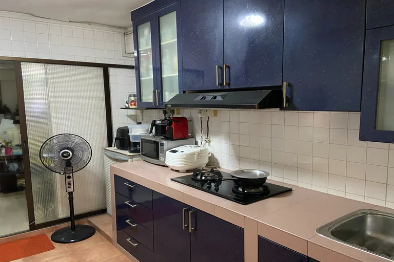 Blk 649 ANG MO KIO AVE 5 image 1 of 2