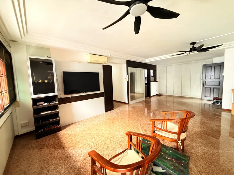 Blk 271 TOH GUAN RD image 1 of 10