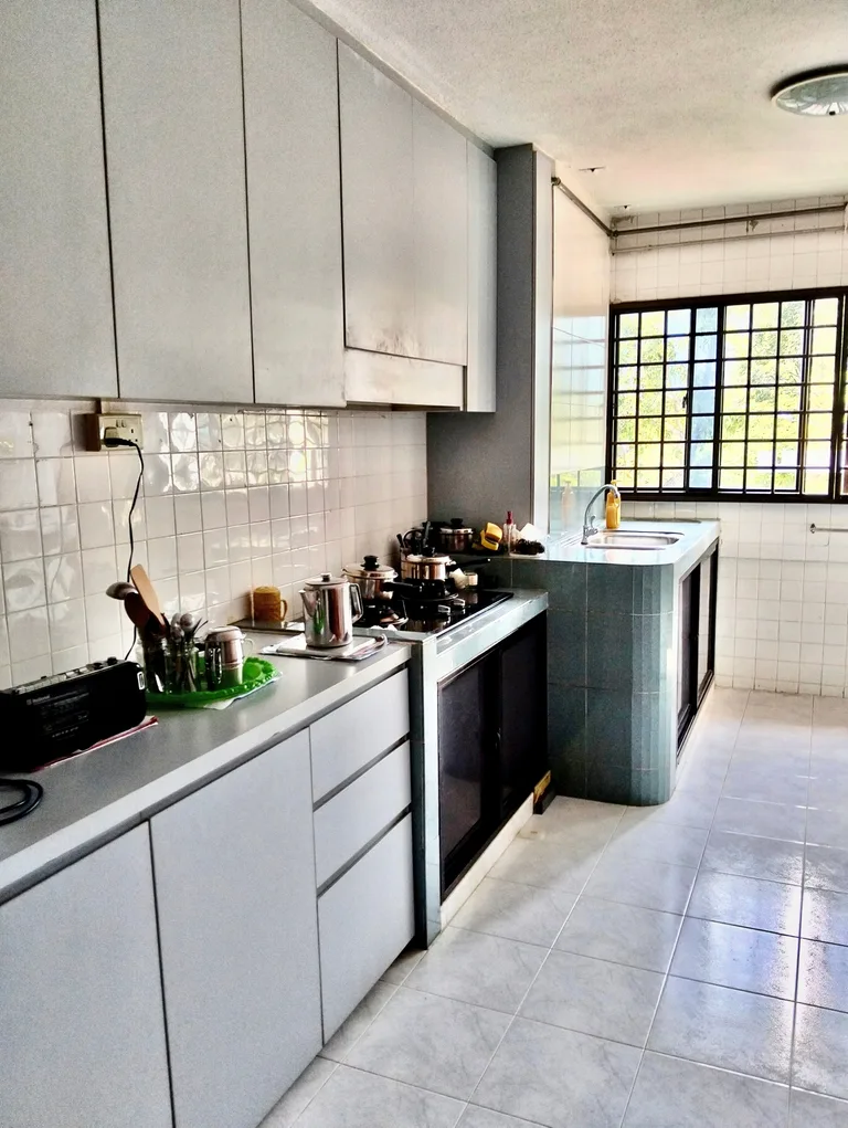 Blk 549 ANG MO KIO AVE 10 image 1 of 10