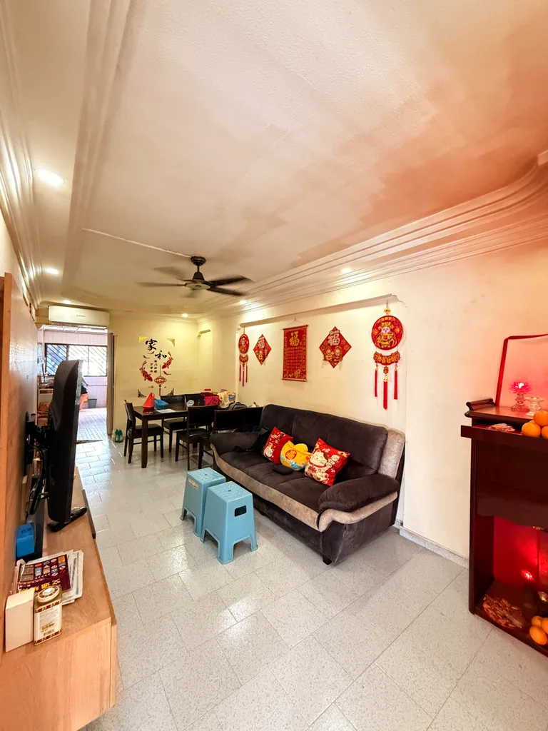 Blk 302 JURONG EAST ST 32 image 1 of 7