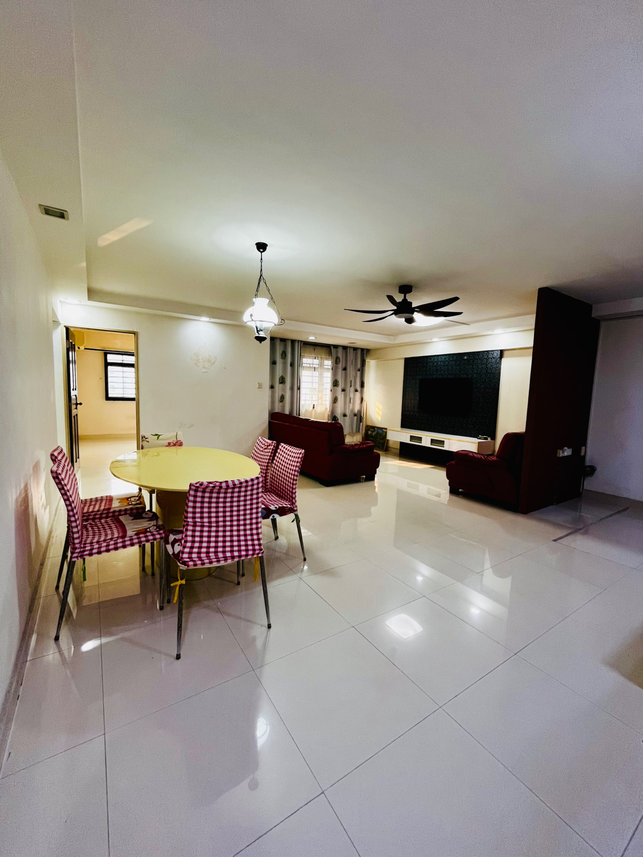 Blk 688A CHOA CHU KANG DR image 1 of 7