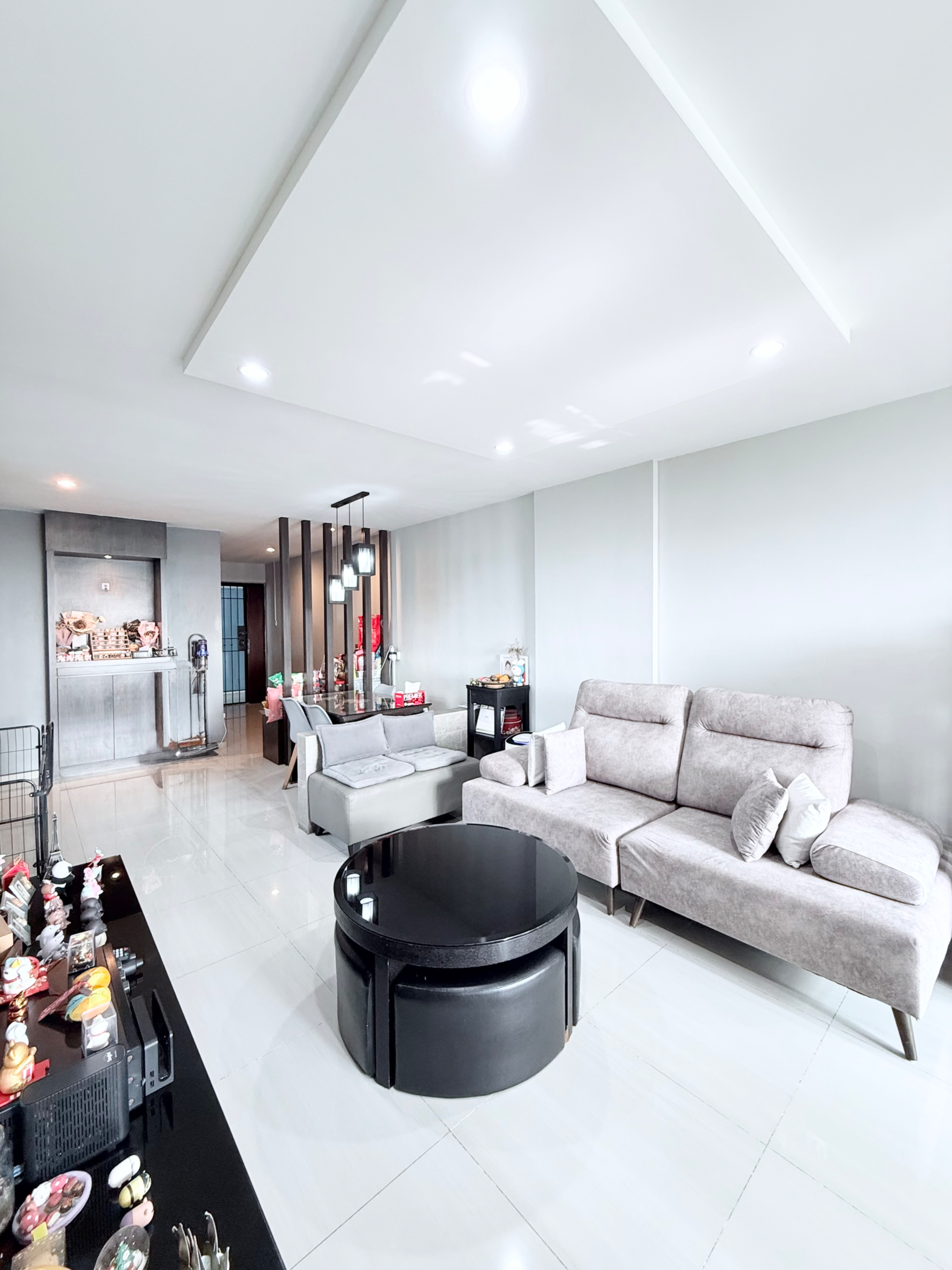 Blk 272B JURONG WEST ST 24 image 1 of 10