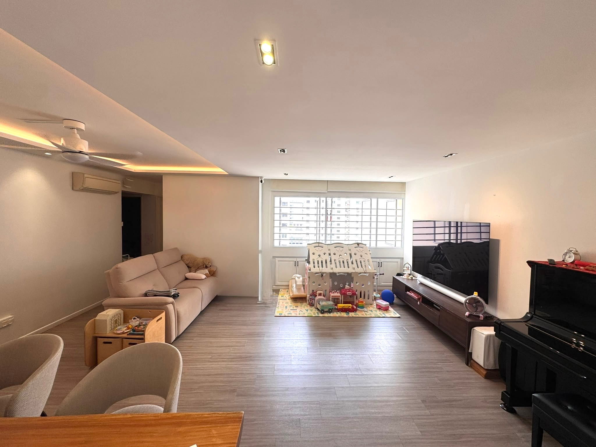 Blk 260D SENGKANG EAST WAY image 1 of 6