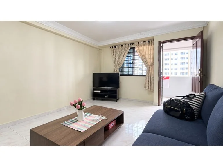 Blk 146 WOODLANDS ST 13 image 1 of 3