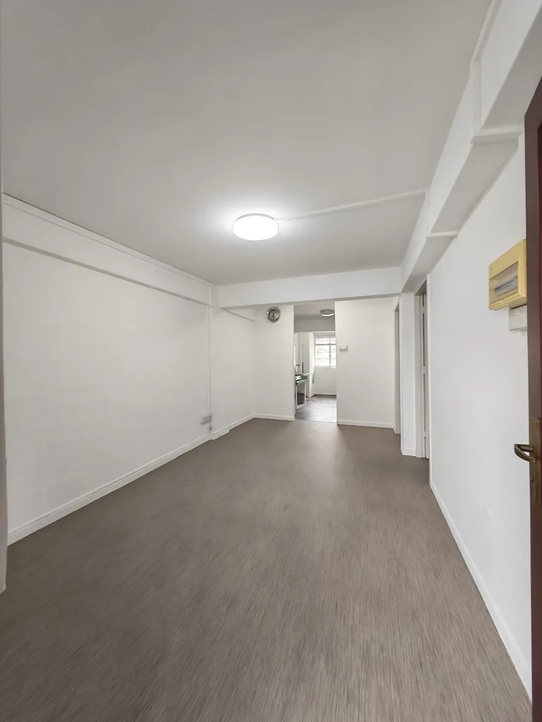 Blk 6 HOUGANG AVE 3 image 1 of 7