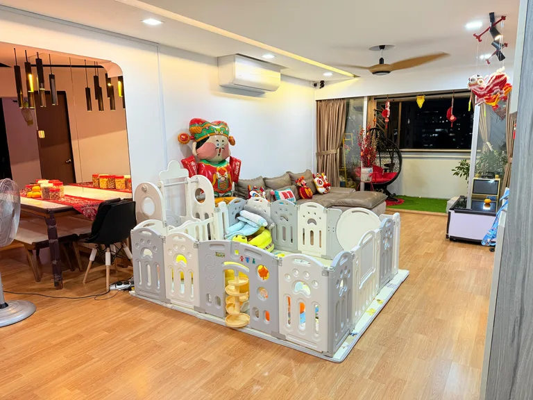 Blk 298 TAMPINES ST 22 image 1 of 10