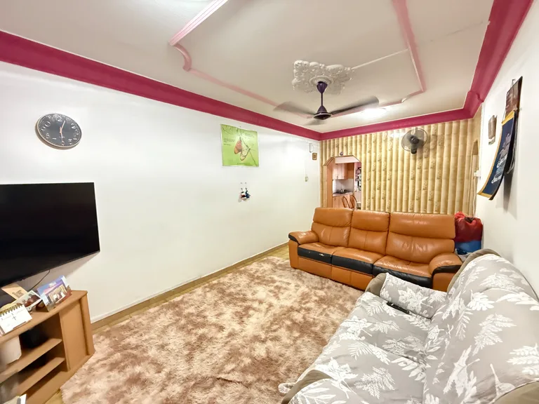 Blk 112 Tampines St 11 image 1 of 9