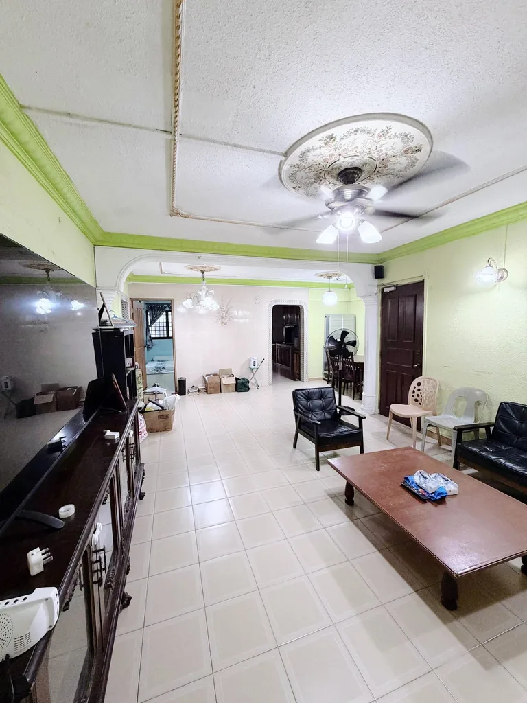 Blk 931 Tampines St 91 image 1 of 10