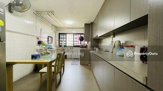 608 ANG MO KIO AVENUE 5 image 1 of 5