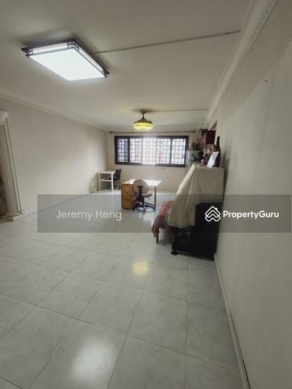Jurong East 5rm point block photo 4