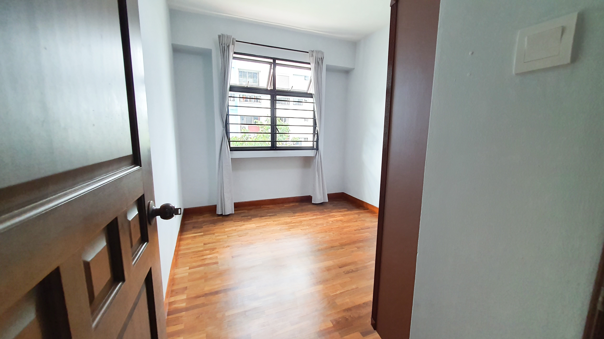 EASTVALE CONDOMINIUM photo 5
