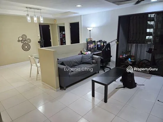 407 Sembawang Drive image 1 of 7