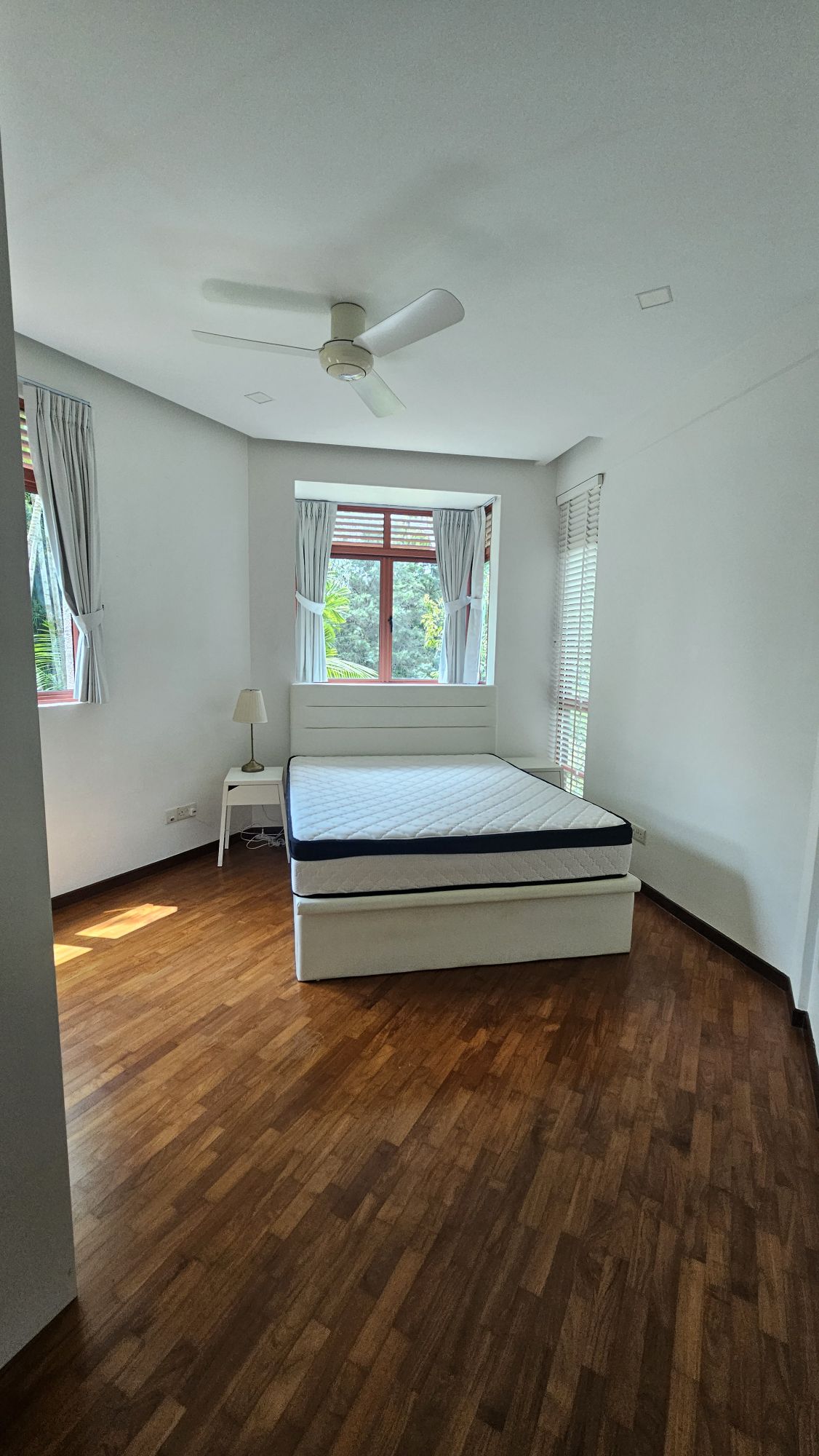 THE EDGEWATER photo 6