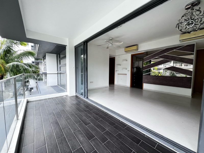 HEDGES PARK CONDOMINIUM photo 2