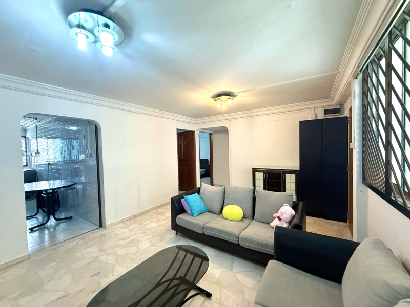 348 Woodlands Avenue 3 image 1 of 8