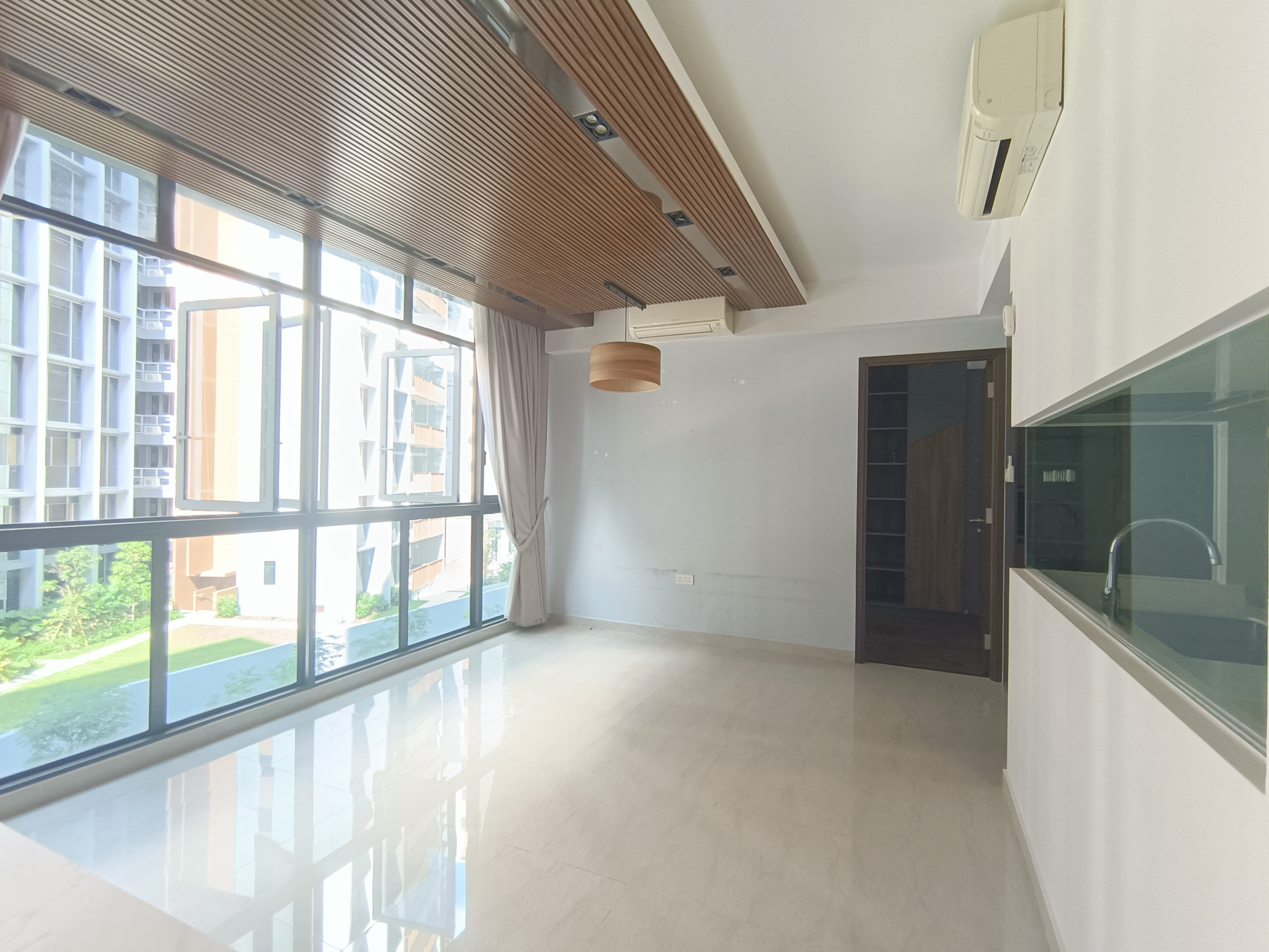 SYMPHONY SUITES photo 2