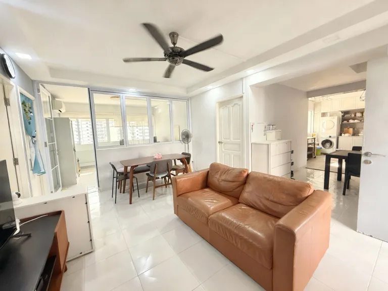 496B Tampines Street 43 image 1 of 10