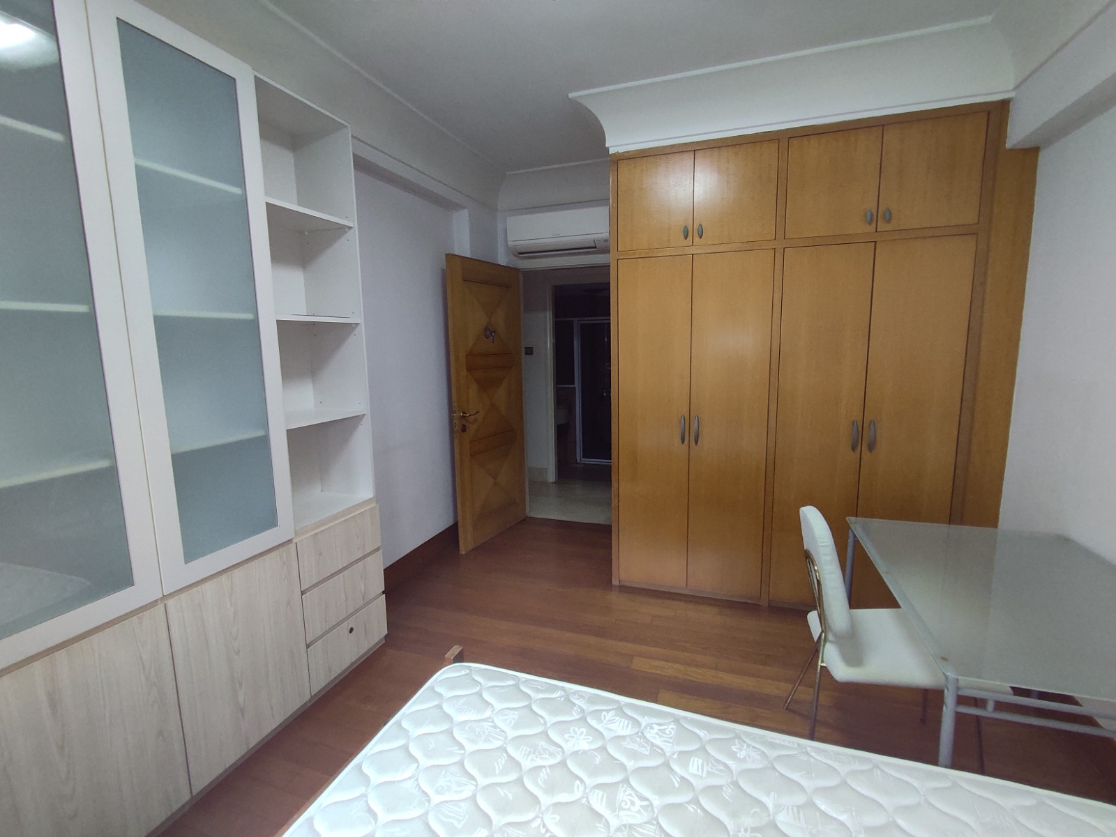 WESTCOVE CONDOMINIUM photo 5
