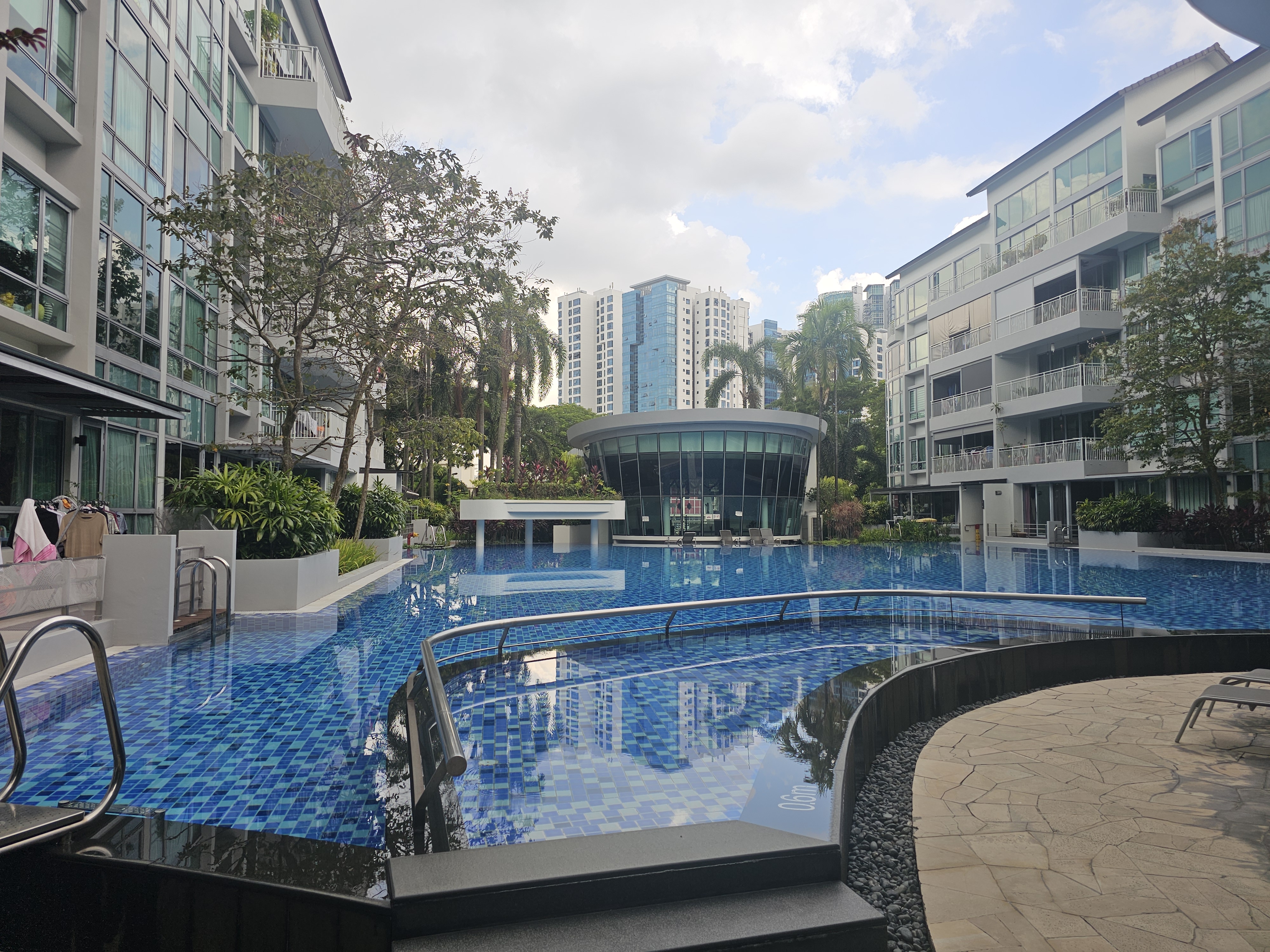CLEMENTIWOODS CONDOMINIUM photo 3