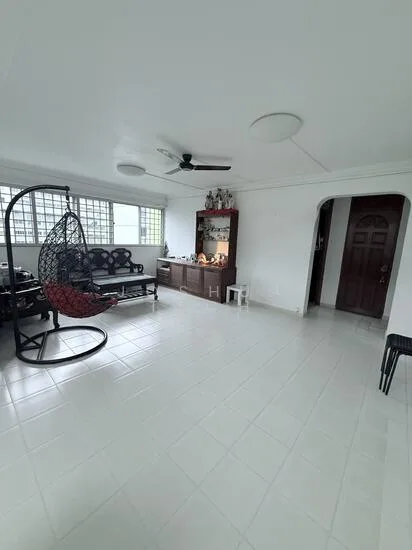 425 Tampines Street 41 image 1 of 10