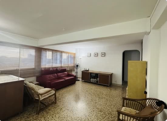 168A QUEENSWAY image 1 of 5