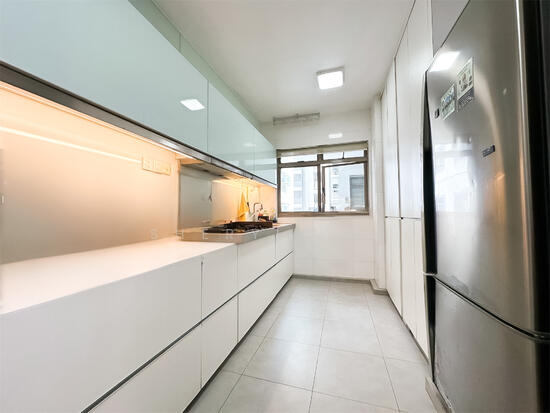 162A Punggol Central photo 4