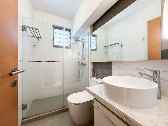 162A Punggol Central photo 5