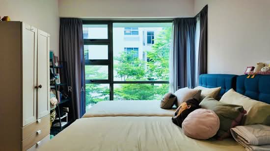 Sanctuary @813 photo 5