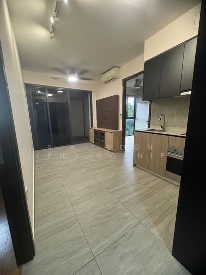 Grandeur Park Residences image 1 of 4